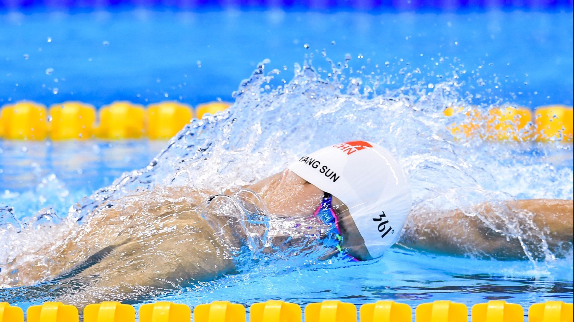室内跳绳大赛,青春活力无限释放,室内跳绳能长高吗